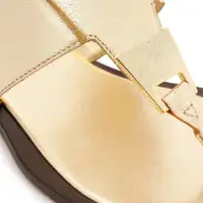 Salma Metallic Leather Flat Sandal(5,Gold)